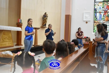 Alunos do Infantil 1, 2, 3 e 4 participam das Celebrações de Natal