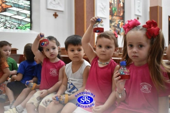 Alunos do Infantil 1, 2, 3 e 4 participam das Celebrações de Natal