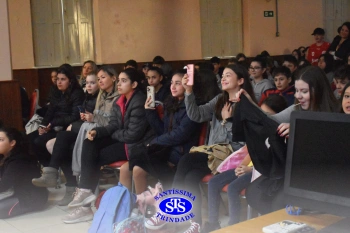 Lindas apresentações marcam o 22º Show de Talentos do Colégio Santíssima