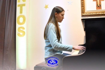 Lindas apresentações marcam o 22º Show de Talentos do Colégio Santíssima