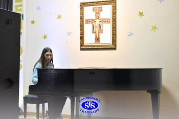 Lindas apresentações marcam o 22º Show de Talentos do Colégio Santíssima
