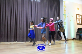 Lindas apresentações marcam o 22º Show de Talentos do Colégio Santíssima