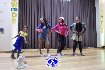 Lindas apresentações marcam o 22º Show de Talentos do Colégio Santíssima