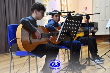 Lindas apresentações marcam o 22º Show de Talentos do Colégio Santíssima