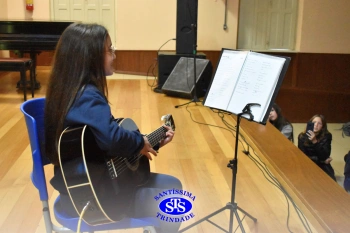 Lindas apresentações marcam o 22º Show de Talentos do Colégio Santíssima