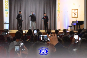 Lindas apresentações marcam o 22º Show de Talentos do Colégio Santíssima