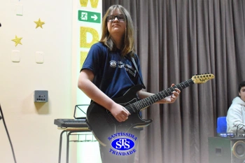 Lindas apresentações marcam o 22º Show de Talentos do Colégio Santíssima