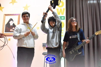 Lindas apresentações marcam o 22º Show de Talentos do Colégio Santíssima