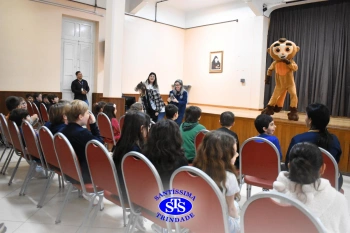 Meet and Greet com personagens da Systemic Bilingual