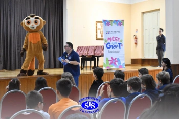 Meet and Greet com personagens da Systemic Bilingual