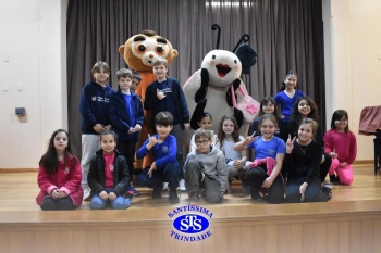 Meet and Greet com personagens da Systemic Bilingual