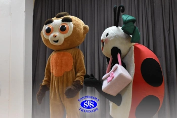 Meet and Greet com personagens da Systemic Bilingual