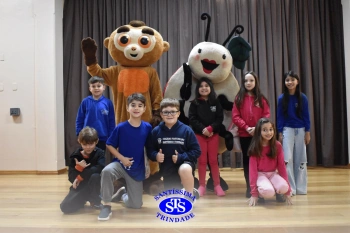Meet and Greet com personagens da Systemic Bilingual