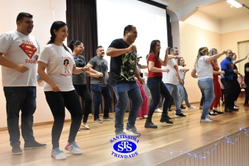 Pais criam coreografias para apresentar aos filhos | Inf. 3