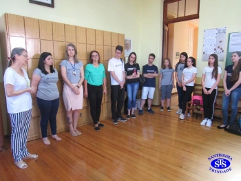Alunos e professores foram homenageados pela participação em Concurso