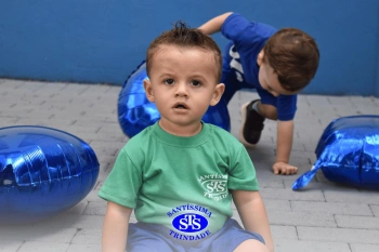 Pequenos comemoram o aniversário do Colégio | Inf. 1