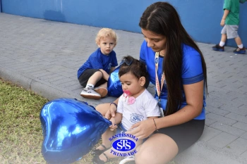 Pequenos comemoram o aniversário do Colégio | Inf. 1