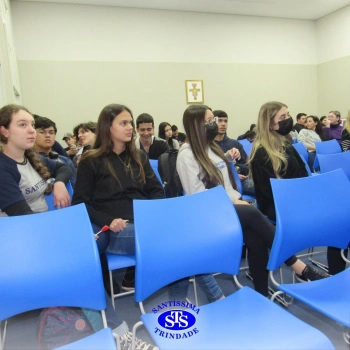 Revistas temáticas são produzidas pelos alunos do Novo Ensino Médio