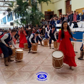 Invernadas artísticas do CTG Querência da Serra encantam com suas apresentações 