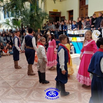 Invernadas artísticas do CTG Querência da Serra encantam com suas apresentações 
