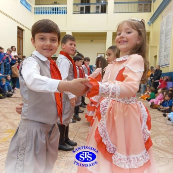 Invernadas artísticas do CTG Querência da Serra encantam com suas apresentações 