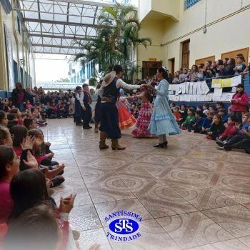 Invernadas artísticas do CTG Querência da Serra encantam com suas apresentações 