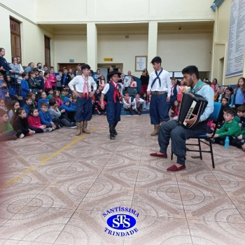 Invernadas artísticas do CTG Querência da Serra encantam com suas apresentações 