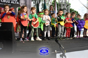 Crianças fazem