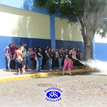 Profissionais do Colégio são capacitados para prestar primeiros socorros