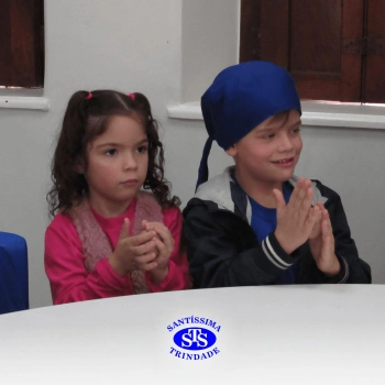 Educação Bilíngue: alunos do Infantil 5 preparam cookies durante a aula