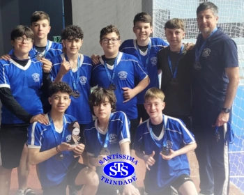 Equipes de Voleibol conquistam 4 troféus nos Jogos Escolares