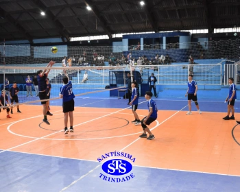 Equipes de Voleibol conquistam 4 troféus nos Jogos Escolares