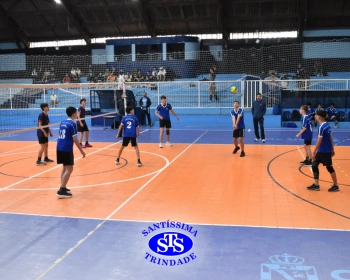 Equipes de Voleibol conquistam 4 troféus nos Jogos Escolares