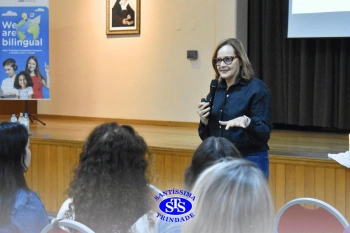 Palestra sobre Neurociência e Aprendizagem com Vanessa Tenório