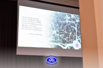 Palestra sobre Neurociência e Aprendizagem com Vanessa Tenório
