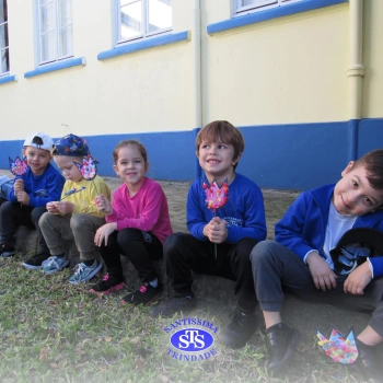 Alunos do Infantil 4 constroem Jardim da Madre Madalena