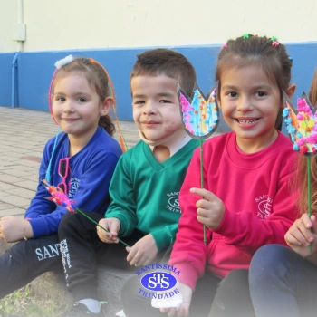 Alunos do Infantil 4 constroem Jardim da Madre Madalena