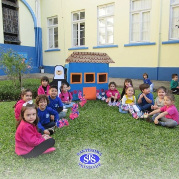 Alunos do Infantil 4 constroem Jardim da Madre Madalena