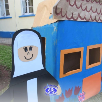 Alunos do Infantil 4 constroem Jardim da Madre Madalena