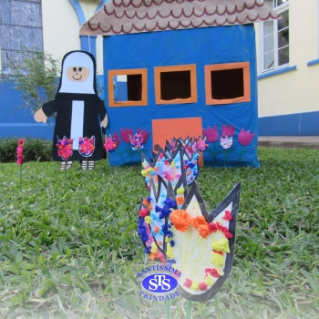 Alunos do Infantil 4 constroem Jardim da Madre Madalena