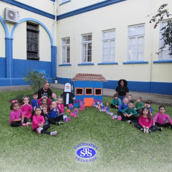 Alunos do Infantil 4 constroem Jardim da Madre Madalena