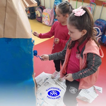 Alunos do Infantil 4 constroem Jardim da Madre Madalena