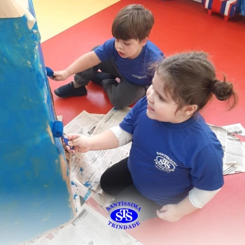 Alunos do Infantil 4 constroem Jardim da Madre Madalena
