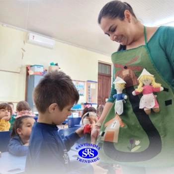 Alunos do Infantil 4 constroem Jardim da Madre Madalena