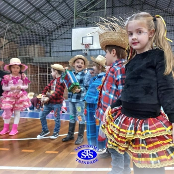 Clima de Festa Junina toma conta do Santíssima