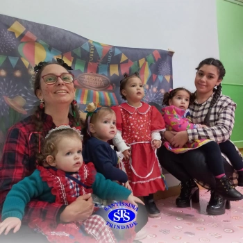 Clima de Festa Junina toma conta do Santíssima