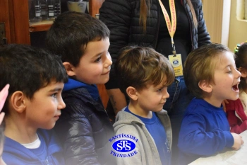 Alunos celebram o Dia do Folclore no Laboratório de Ciências | Infantil 4