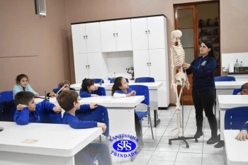 Aula no Laboratório de Ciência proporciona estudo dos animais | Inf. 5