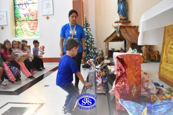 Educação Infantil celebra o Natal e pratica o bem ao próximo