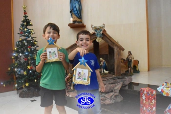 Educação Infantil celebra o Natal e pratica o bem ao próximo
